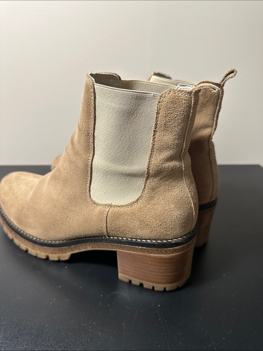 Avellini  Made in Portugal Women’s Suede Chelsea Ankle Boots in Tan